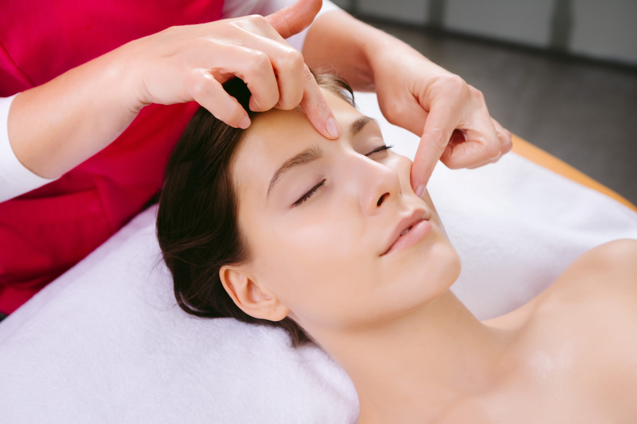 Zabiegi wellness i anti-aging na twarz